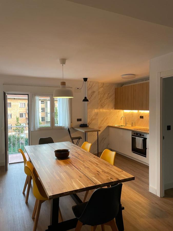 Cozy Apartment 6' From San Sebastian + Parking Usúrbil Exteriör bild